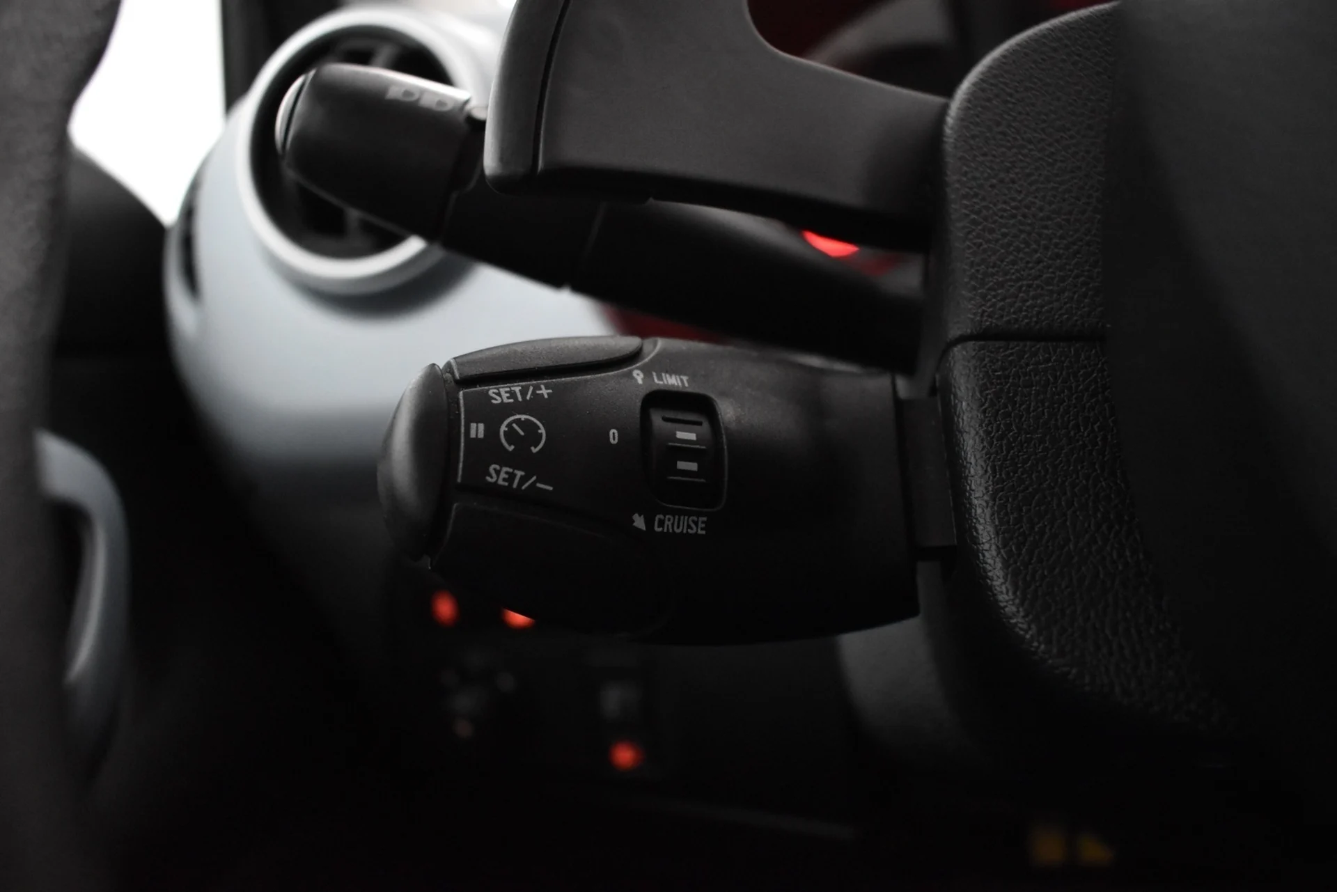 Car Image - 5YYv9ix5ENtkdeYH74uKOK