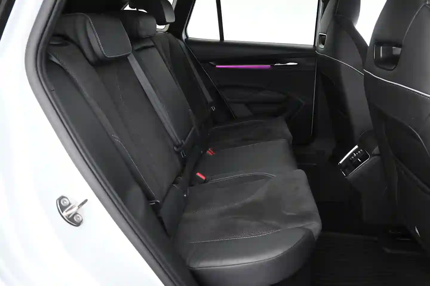 Car Image - 77dD966t9XDbqhCsuBOyLz