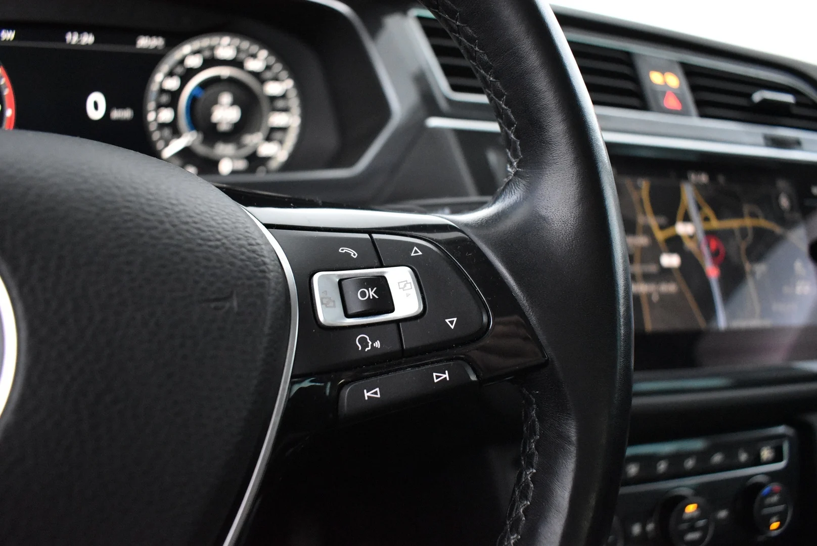 Car Image - 7MBUqWIdy4wViRUZf7mYTl