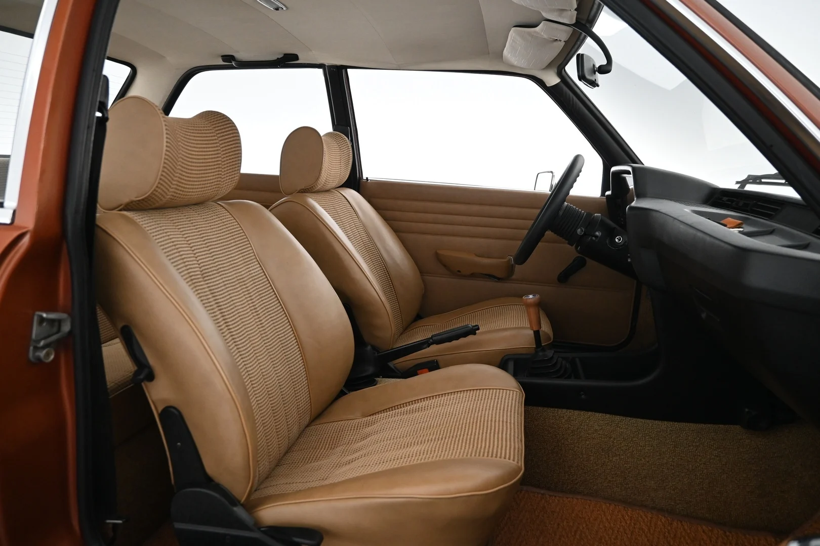 Car Image - AFJxym6NHzRxg67S3mtu0