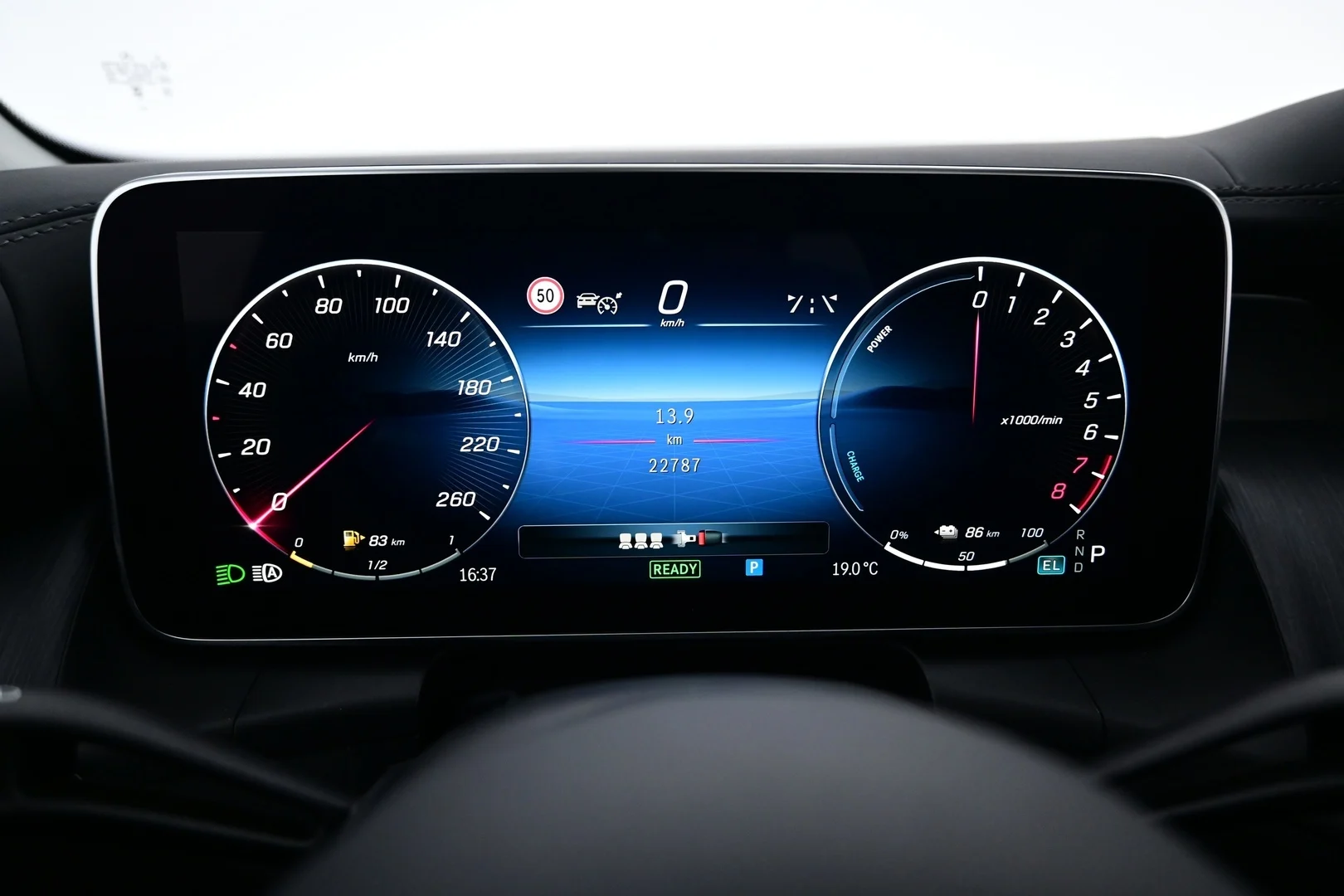 Car Image - 01qeGiCDmomiMKQoxQmAk1