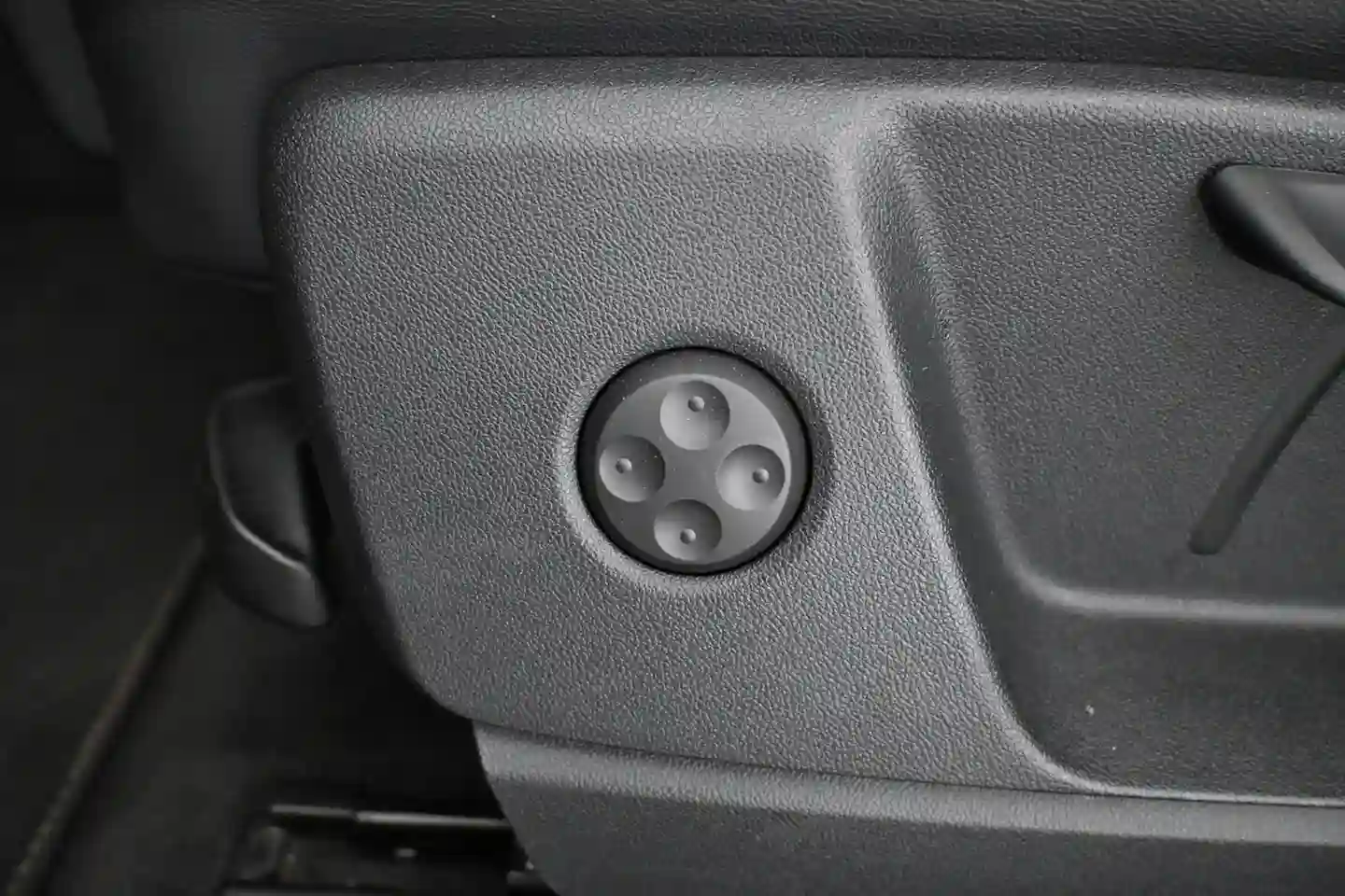 Car Image - 27QmQ9zfGBD6VHxK5mPBhl