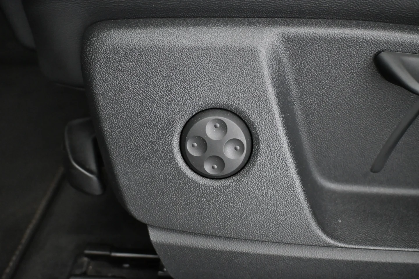 Car Image - 27QmQ9zfGBD6VHxK5mPBhl