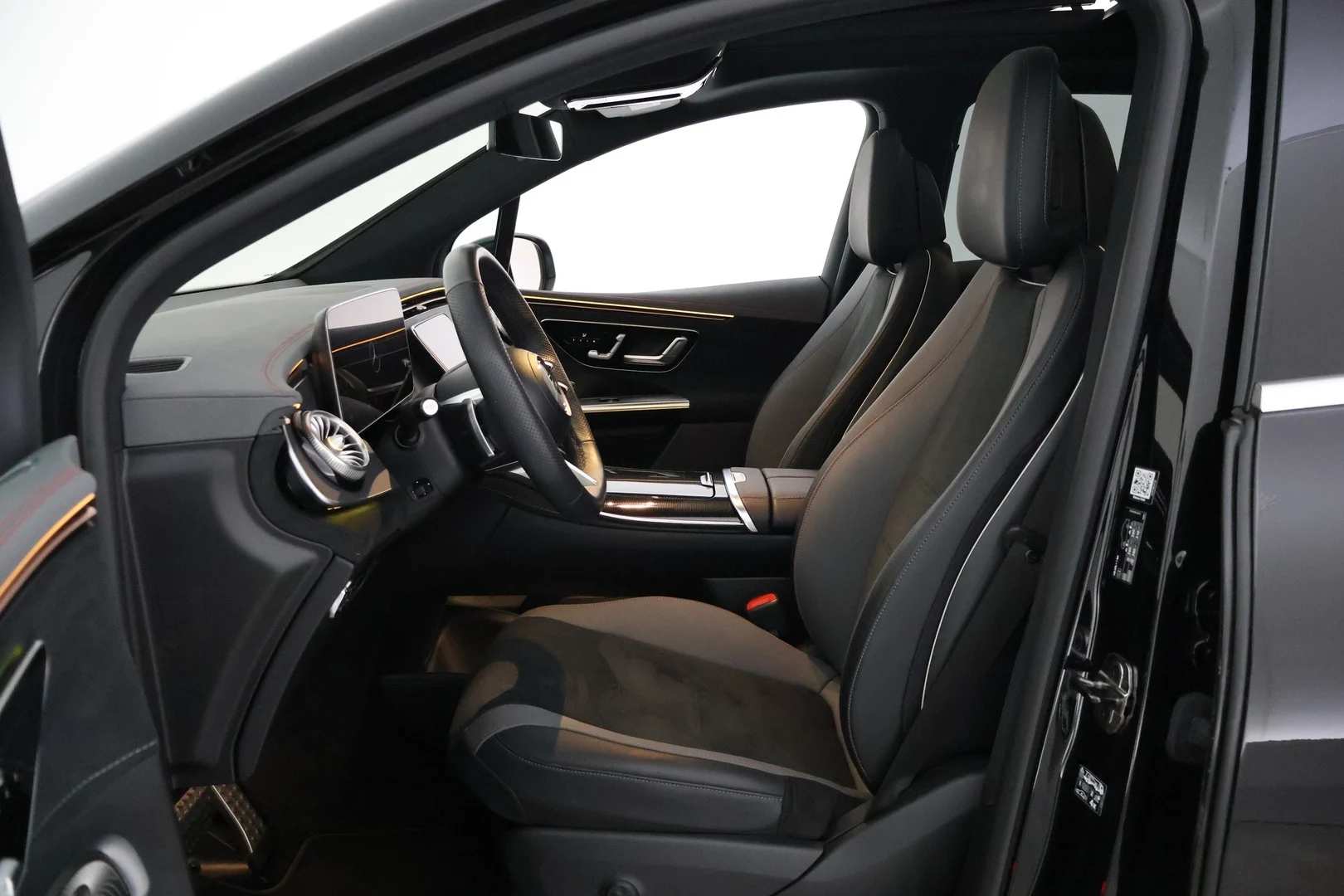 Car Image - S4fRR5XwsjANLWshlBZy6