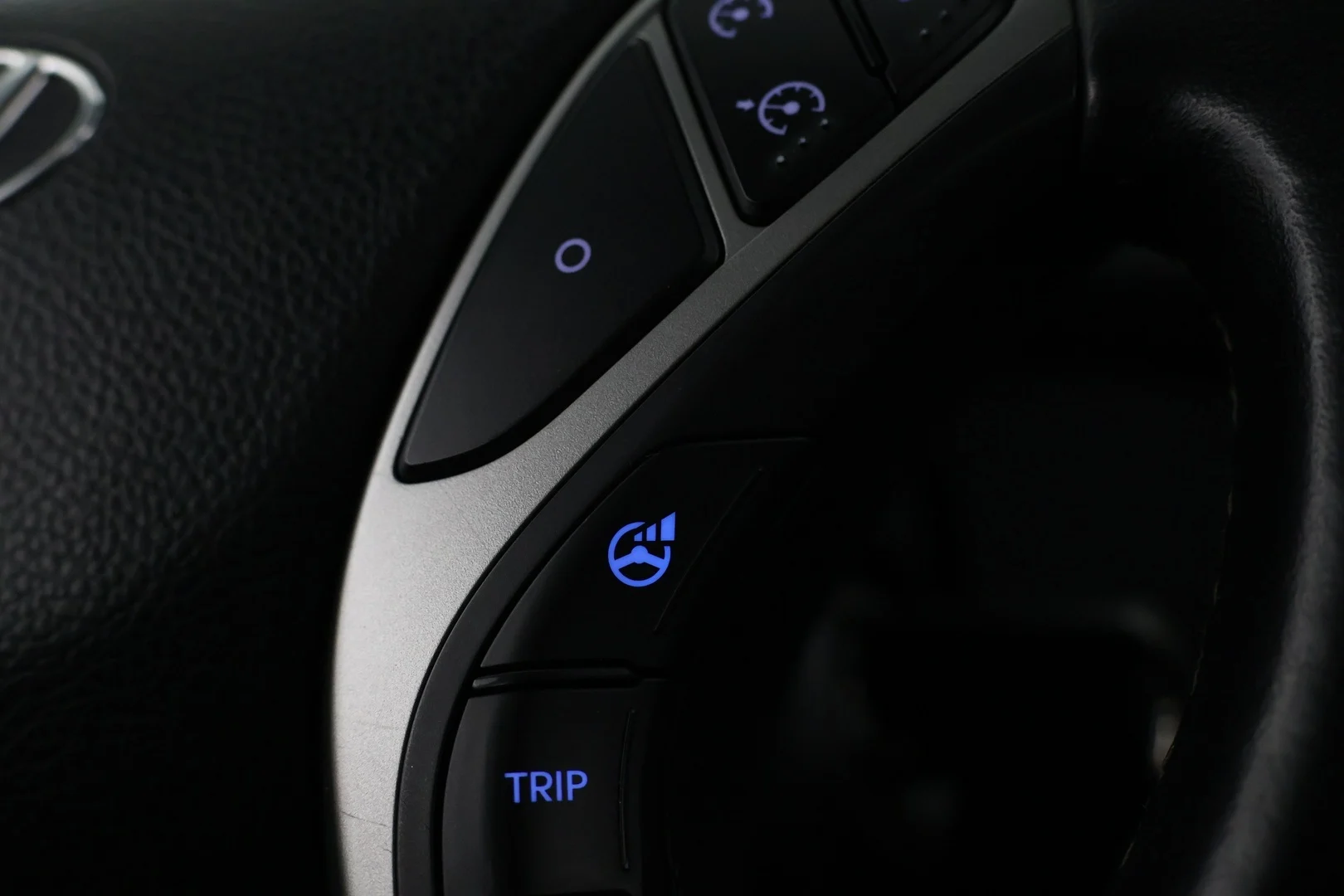 Car Image - WR7ELX1K6sT6RzAi3GPb2