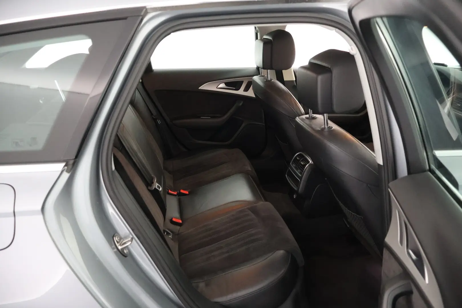 Car Image - 38offIIEqNCyQxdQmrHOOp