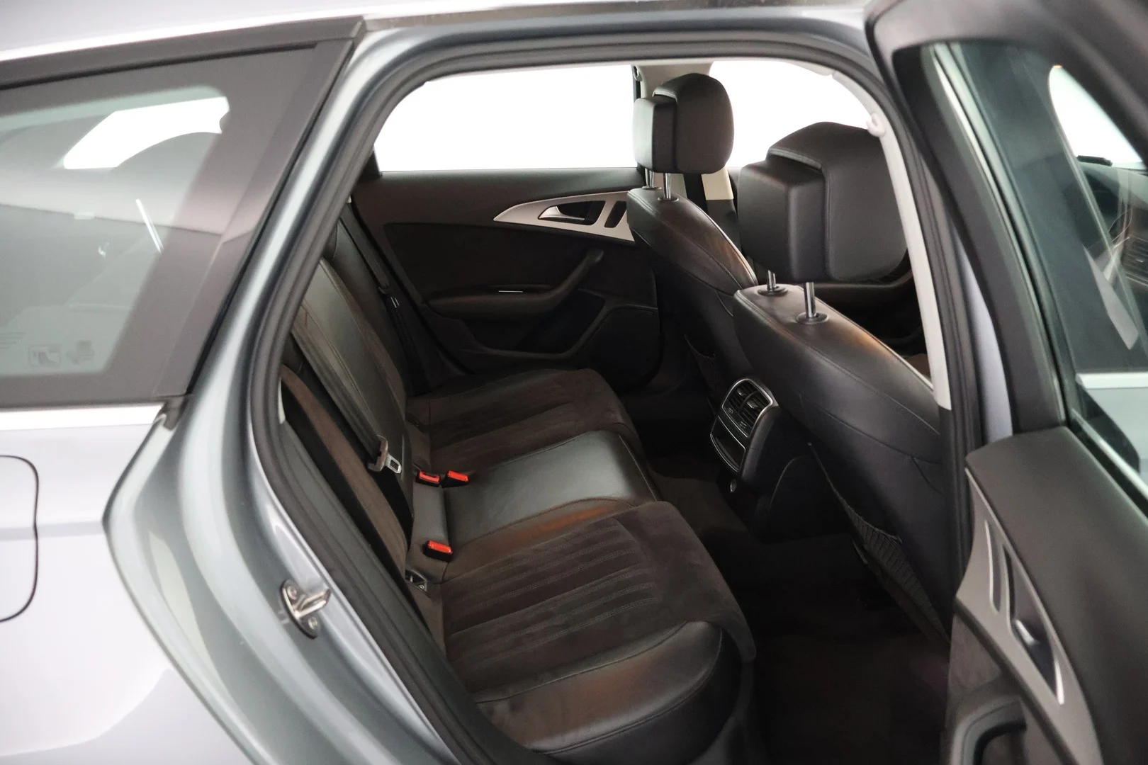 Car Image - 38offIIEqNCyQxdQmrHOOp