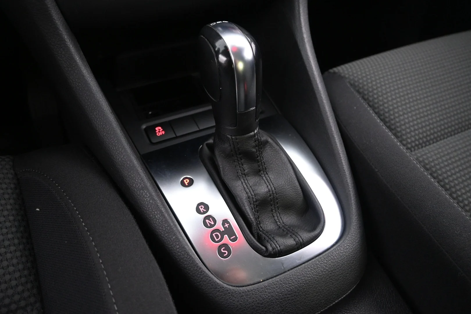 Car Image - mURkkdeqWaHP2vBiMcnSJ
