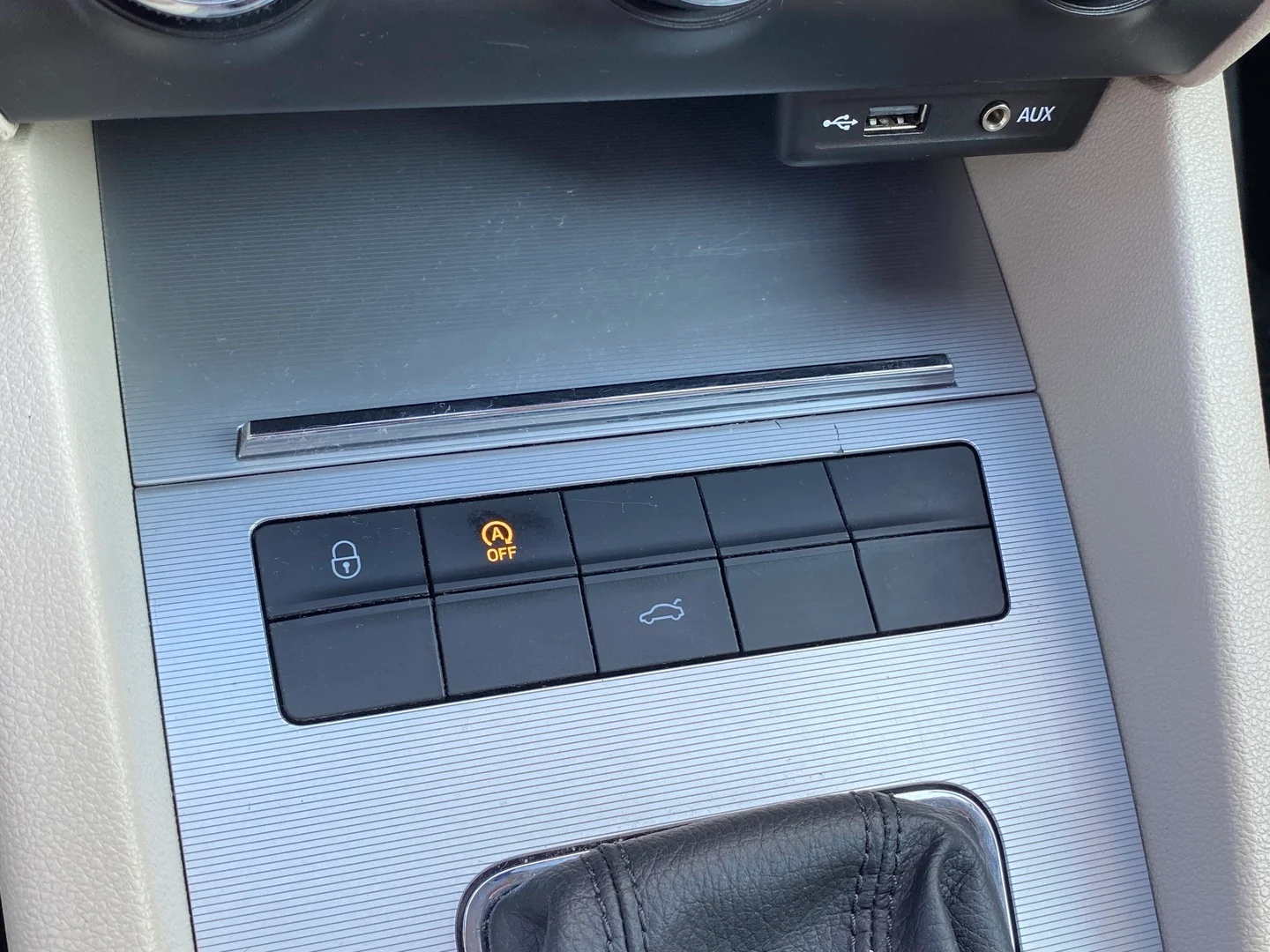 Car Image - 1D1hCris7iIQ37QVWdXhfO