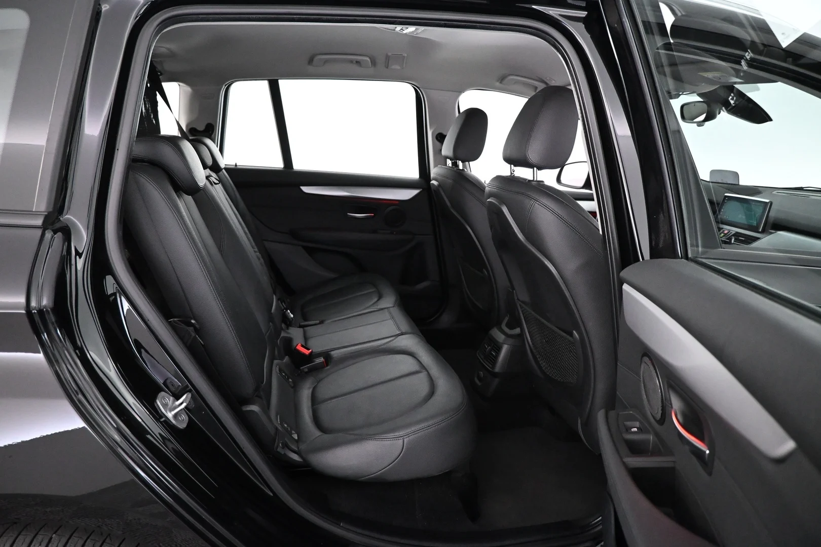 Car Image - 3rKRjIFMn0xga0aad6COtX