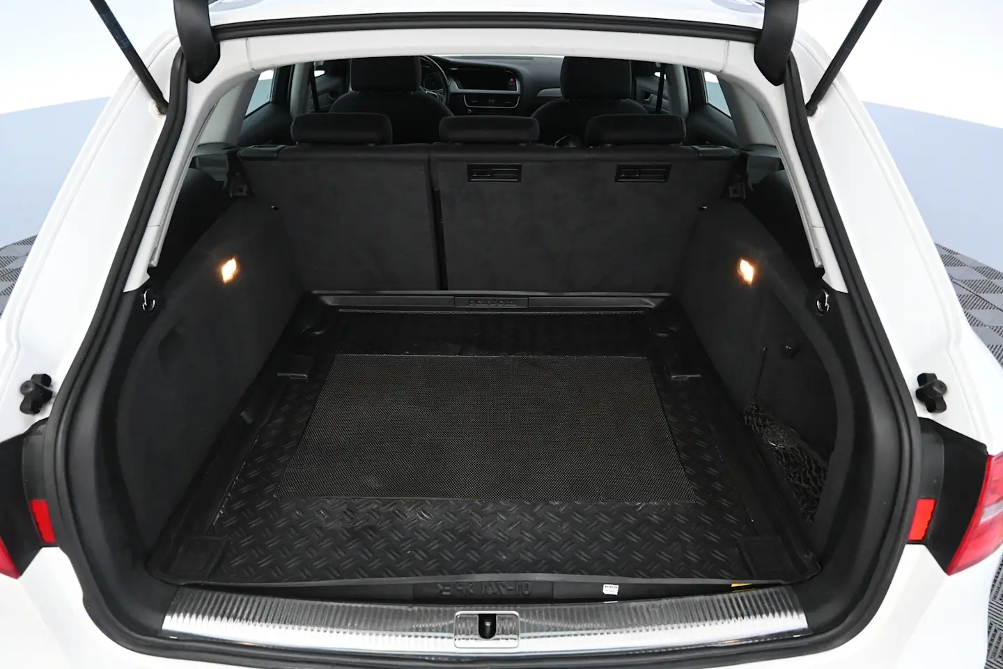 Car Image - 3d0oPXRVwC9kZD5oR6Y4dM