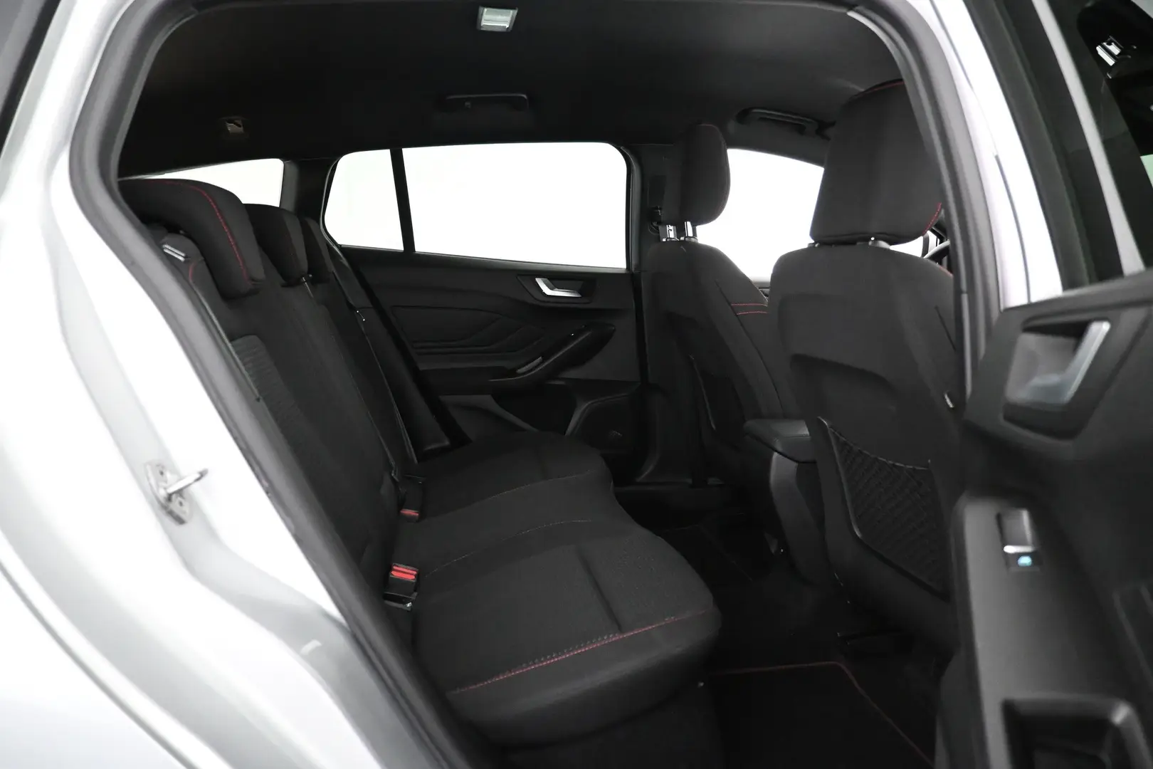 Car Image - 4MML5MdcpHuyxbd4XSNynE
