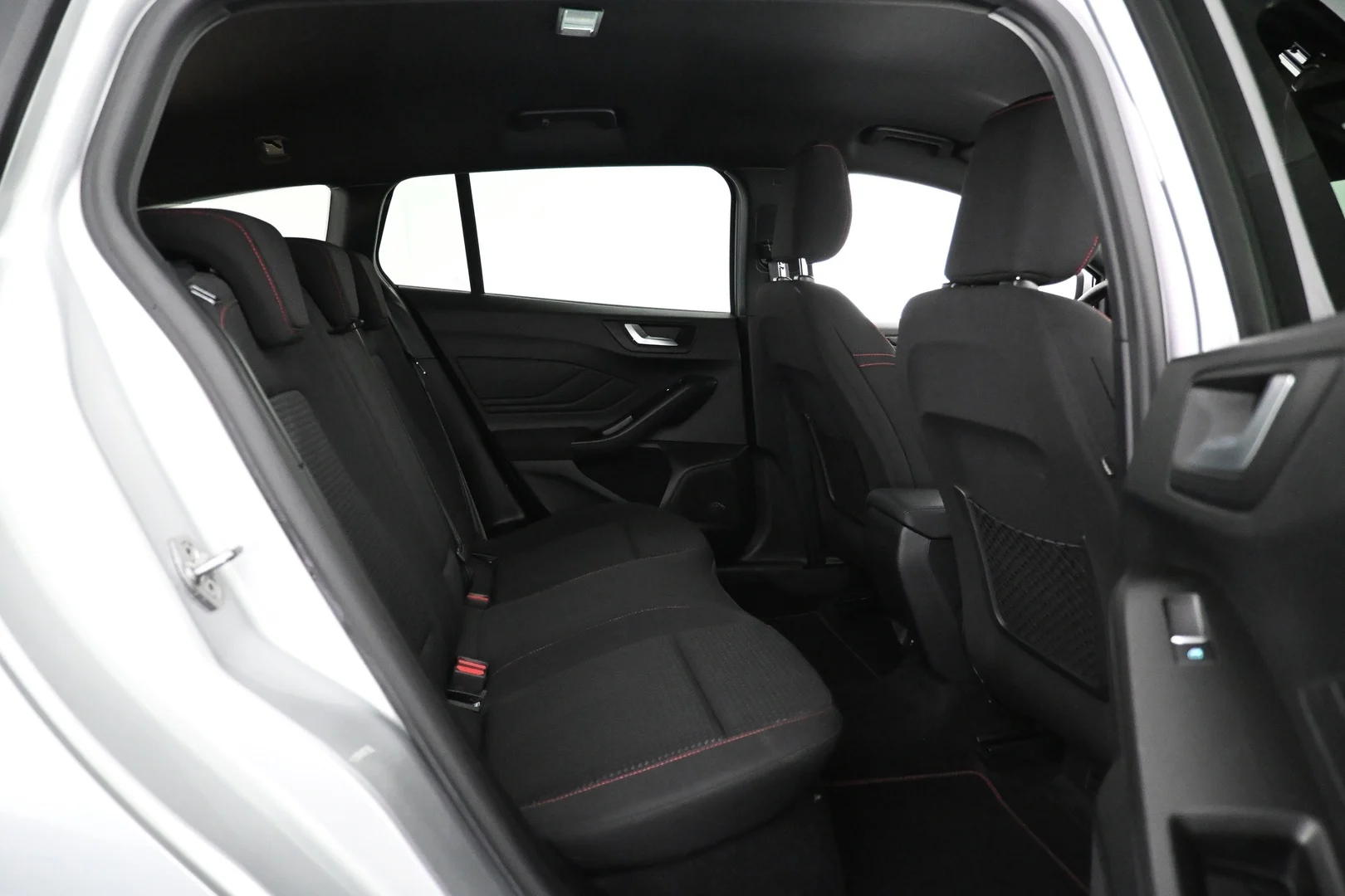 Car Image - 4MML5MdcpHuyxbd4XSNynE