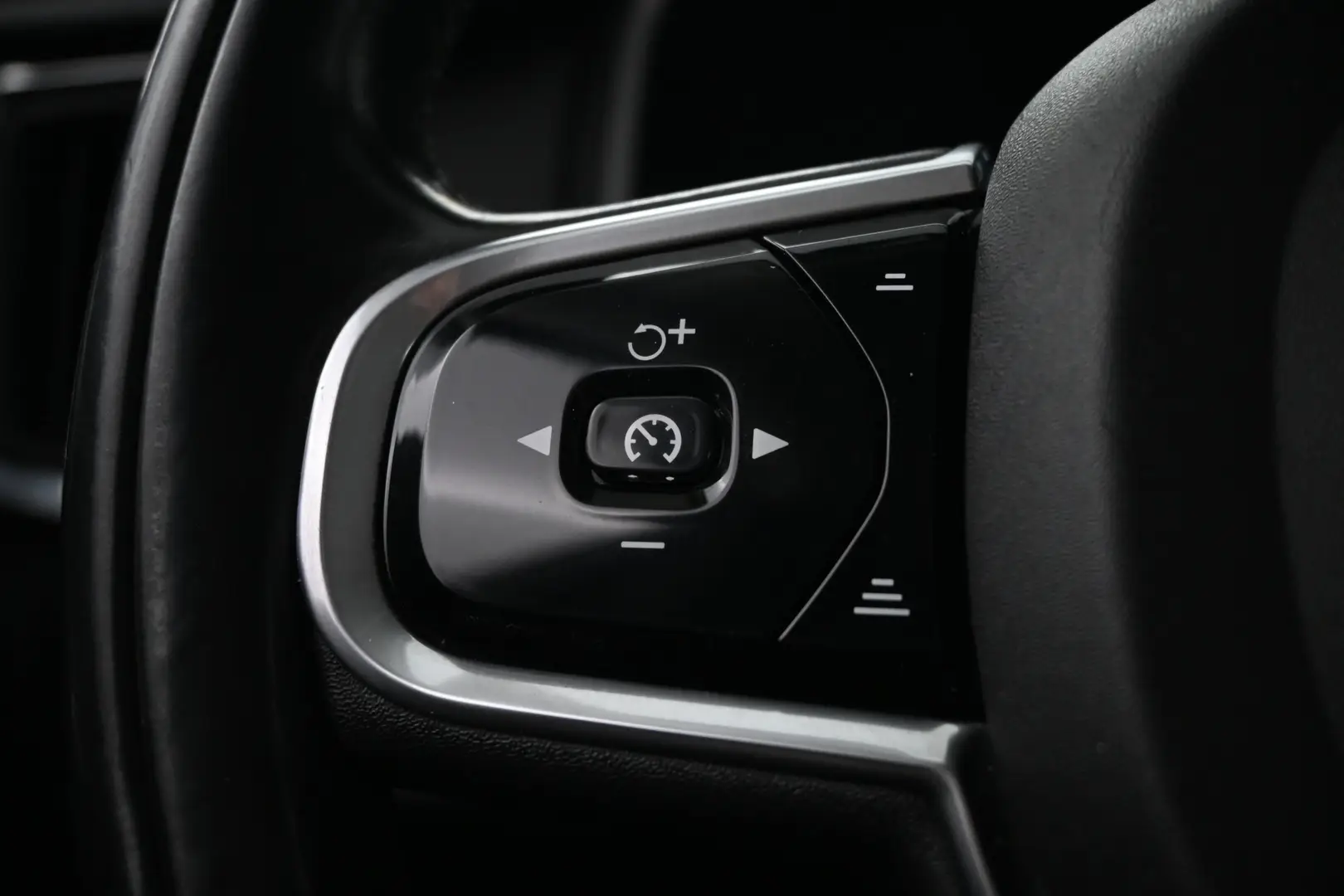 Car Image - 1lEqSXzGEwqiELnFJ6QOpJ