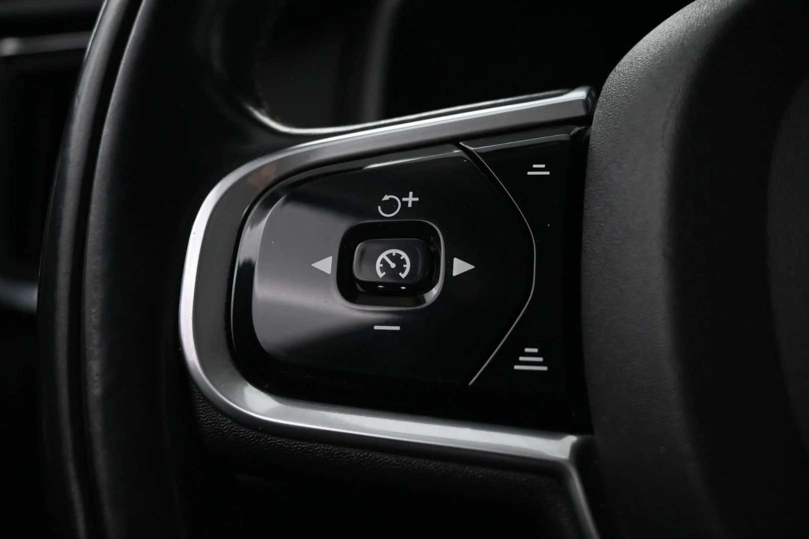Car Image - 1lEqSXzGEwqiELnFJ6QOpJ
