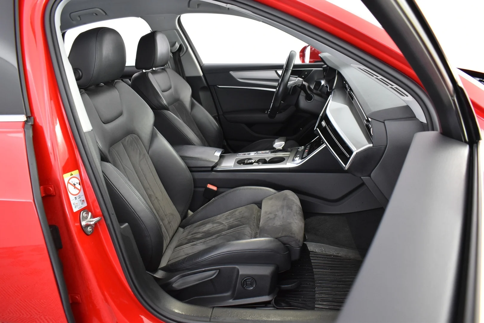 Car Image - 1xqlqFW0azBjox6nGkDAuC