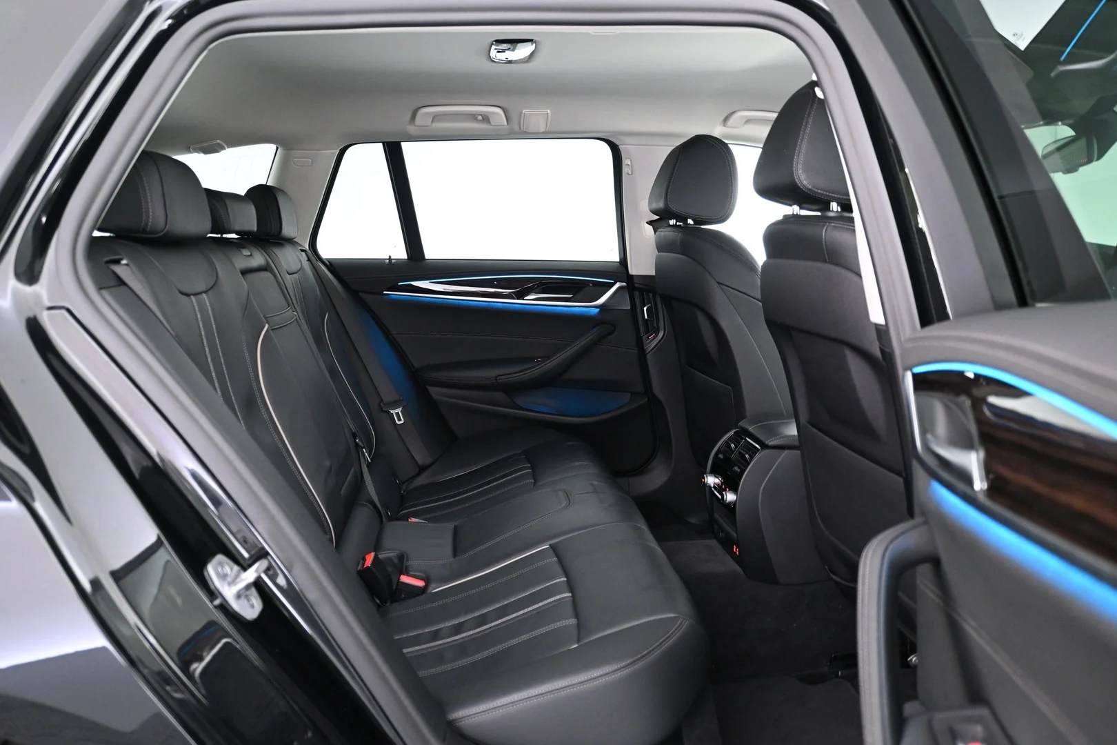 Car Image - 6sdUjdq7LHHFRwwIDngcLO