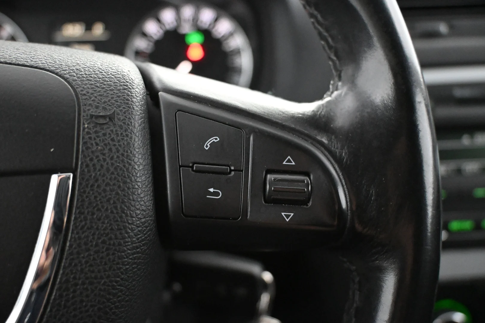 Car Image - 6QUi55w6Q0UzJ0hfhstO4b