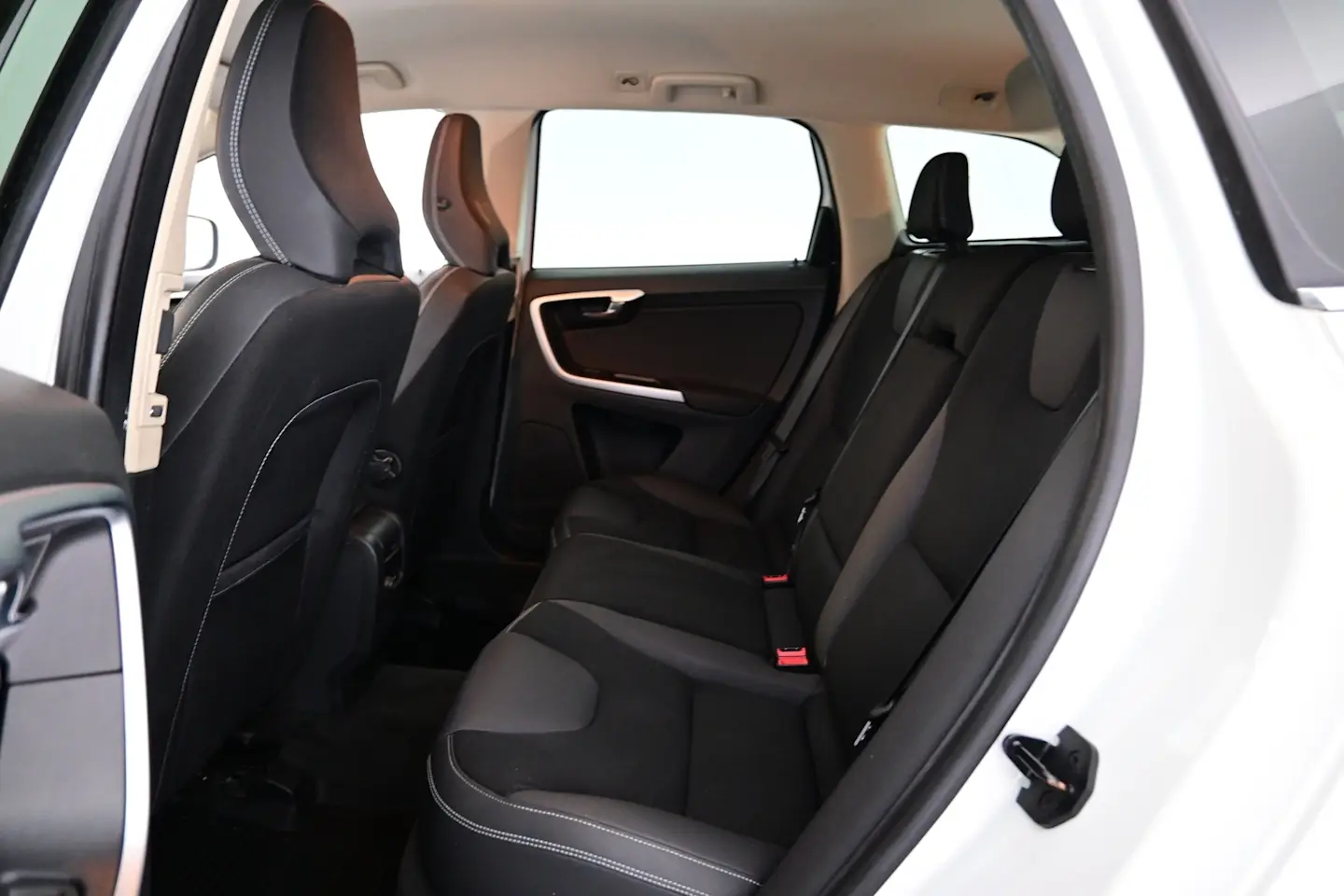 Car Image - sjExv0jxseicr3U6eN9uZ