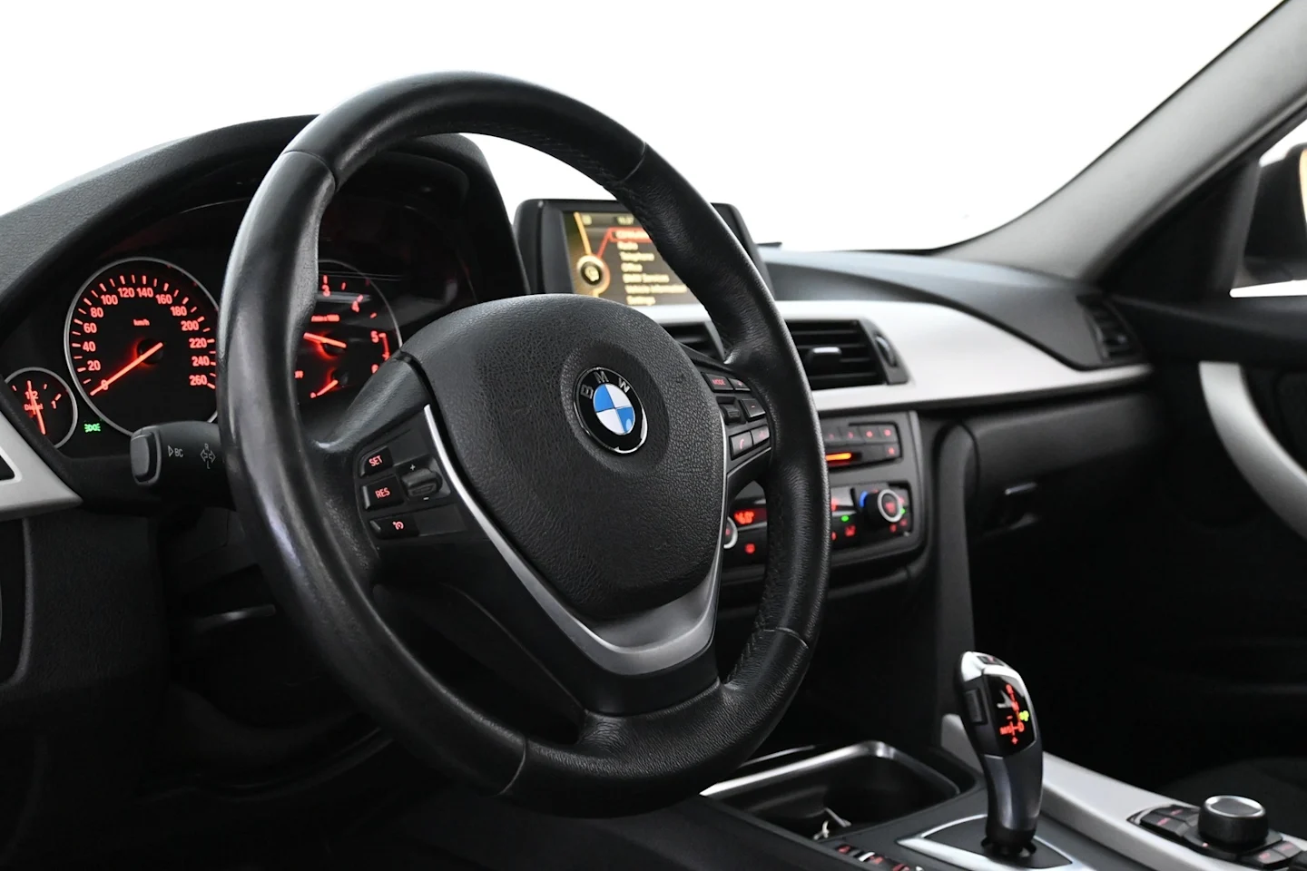 Car Image - 3YJ4VKa1JupOjqZGcy30X3