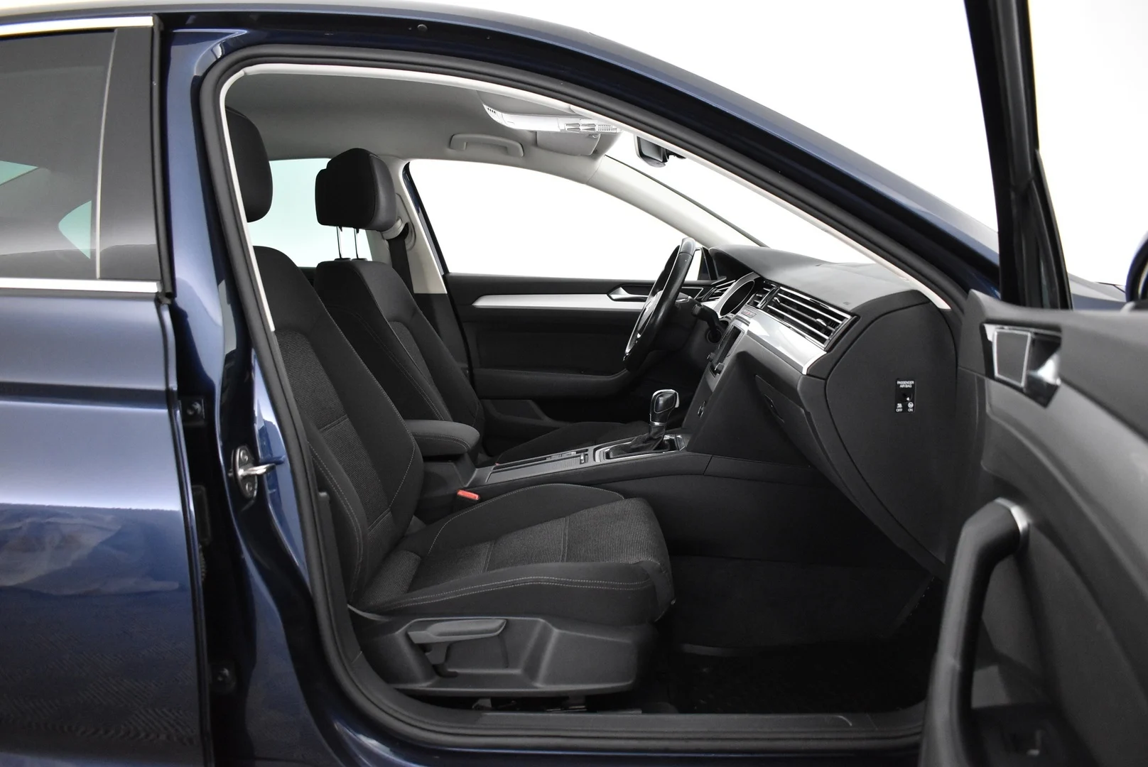 Car Image - 2AnmTQIm1AlWgr24JcXoxI