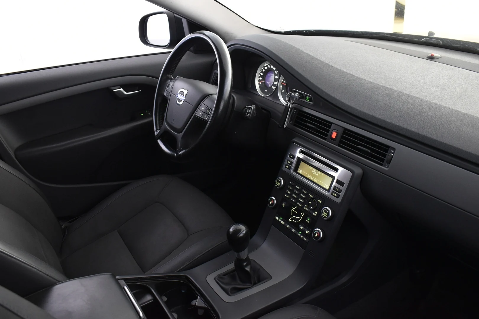 Car Image - 6udBoEwNJnzzocKEvbzfXN