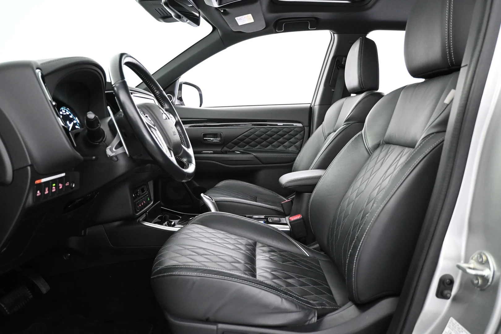 Car Image - 40vgJmYeWew0nofSkwdpcS