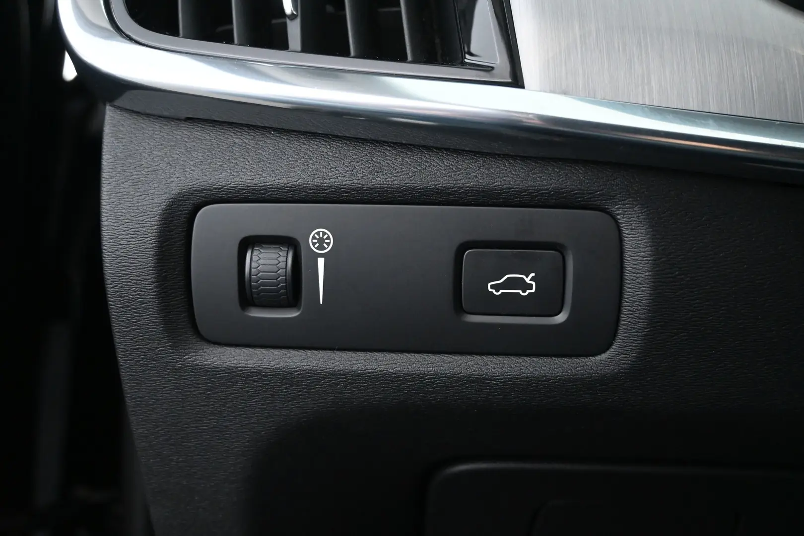 Car Image - 1GhW3ckCoL7Zix7tGcgBsE