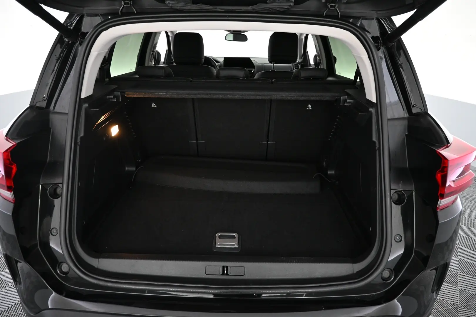 Car Image - 78oL6M12avoVyWipKjuUXo