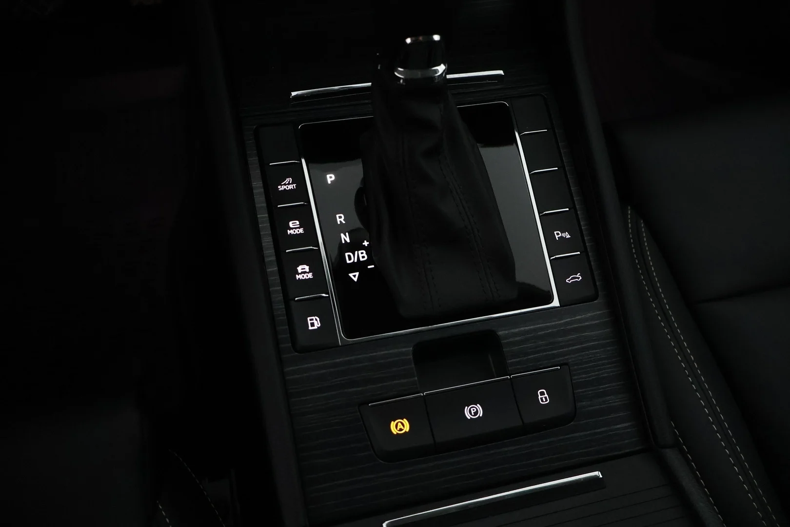 Car Image - 2QbEAswPb5rmKGEunpgIzv