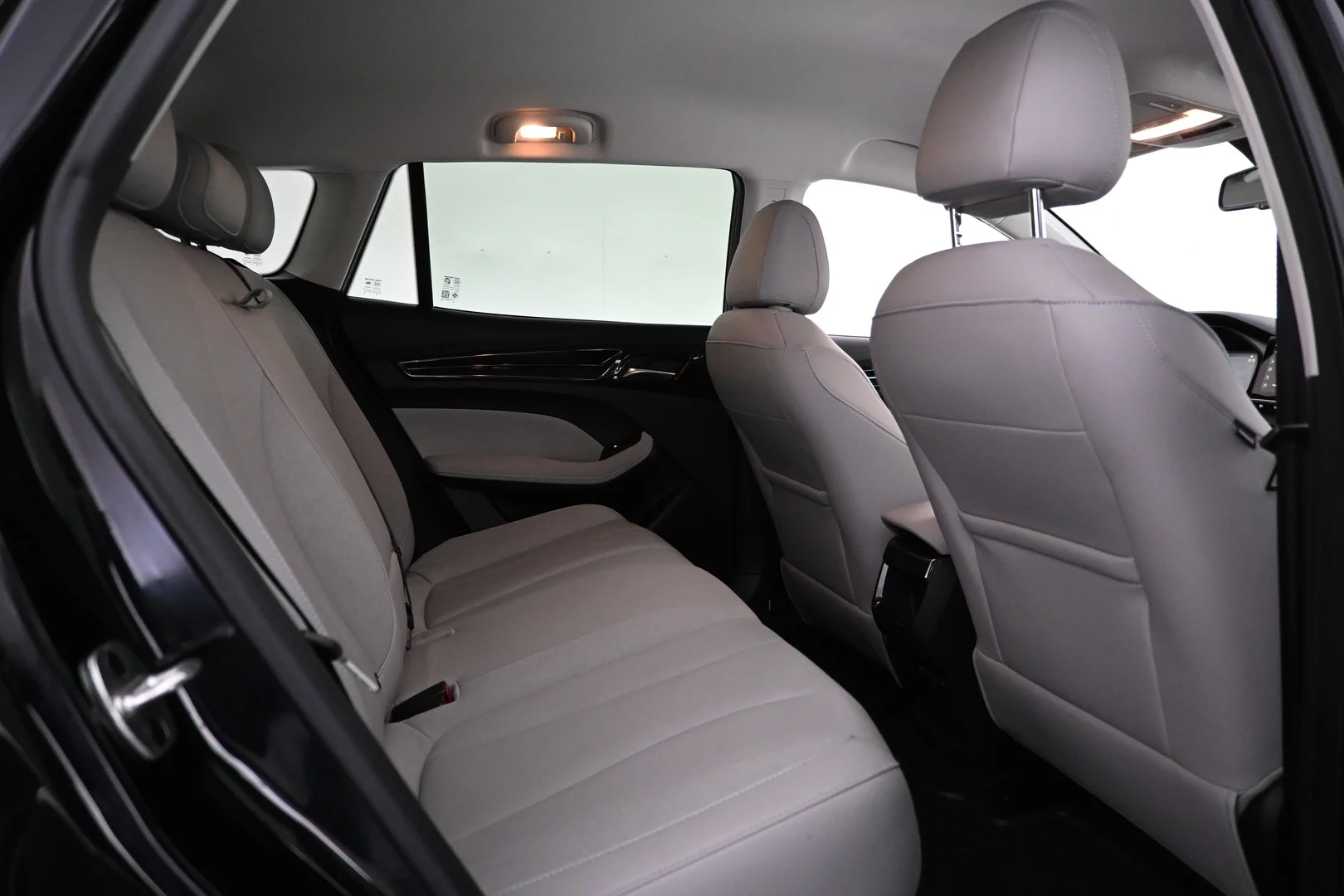 Car Image - KPYKQeoxSD4m4BOpxpijj