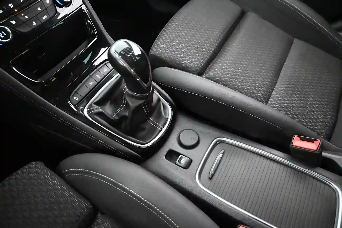 Car Image - 3DMjYhwuPzVpYs0pRgcfFJ
