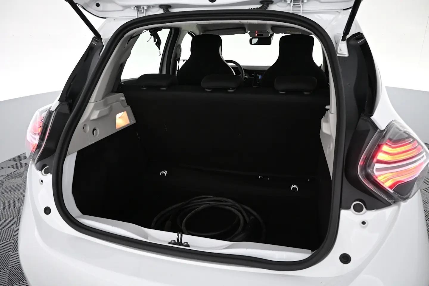Car Image - 3kFV46x0oeTr4RqaU7mqxT
