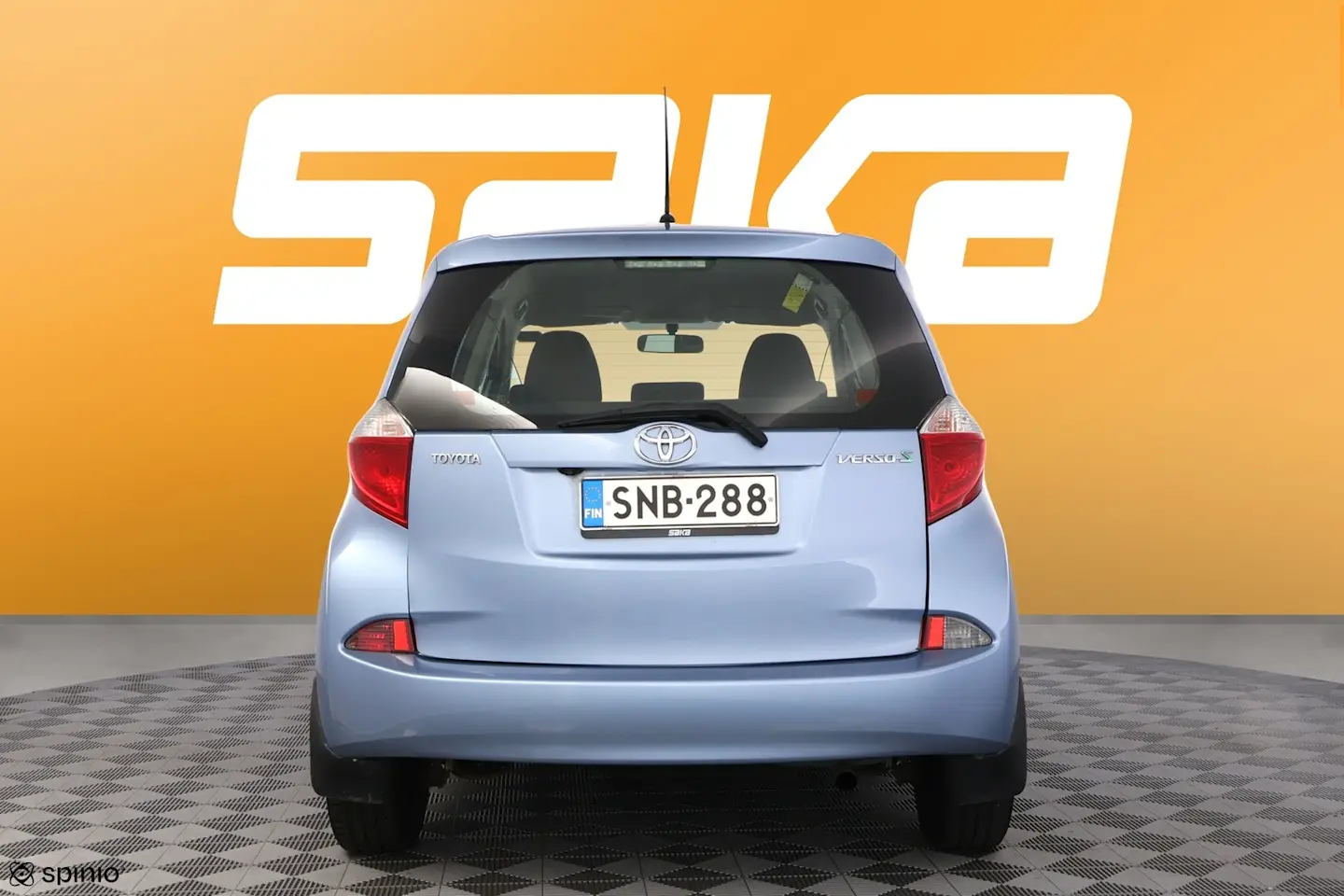Car Image - 102m9H8HpcrtDeaxpiWeiK