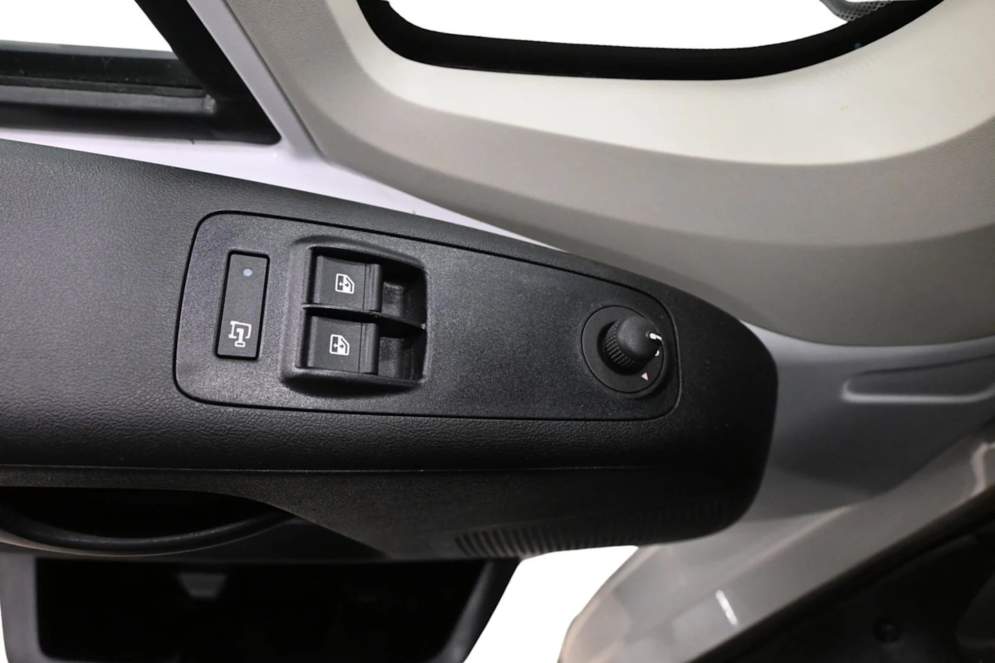 Car Image - 6Dn73sRGvTxfNKcRKL3wSb