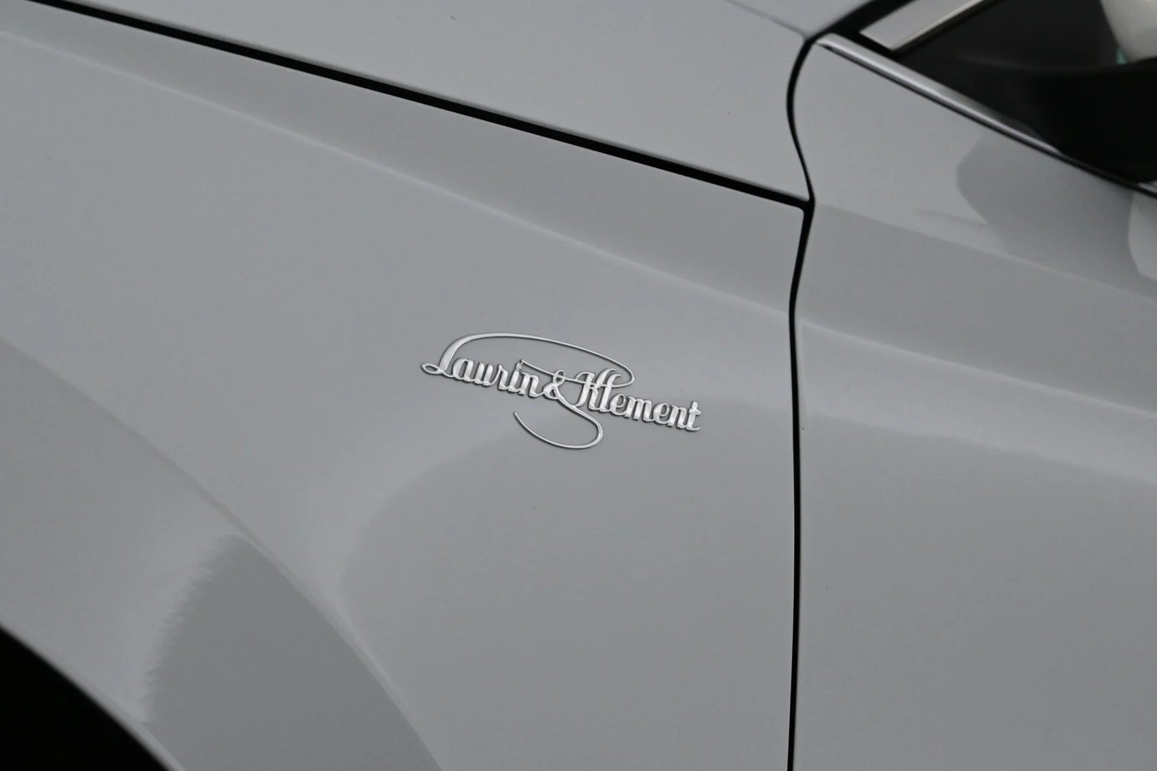 Car Image - 3cg8e9y12WzkCdigtxznQv