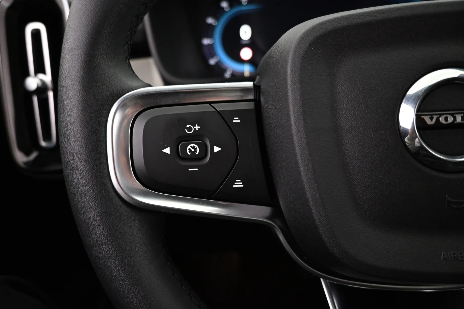 Car Image - 3QUSGtyxDFn3nU3go9embl