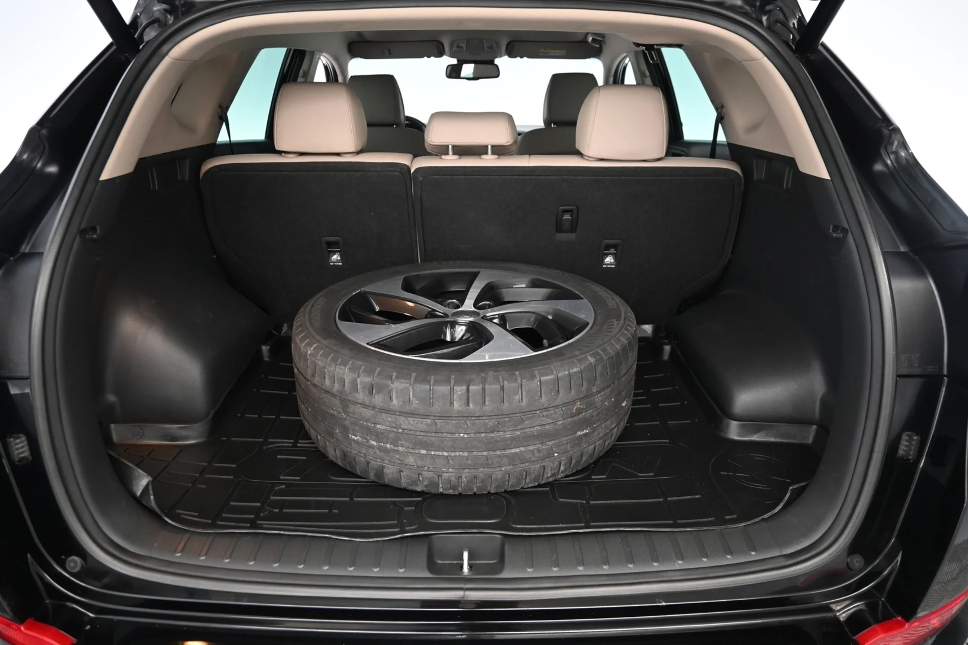 Car Image - 4T3HzvFyVanbmTNdp4zZKv