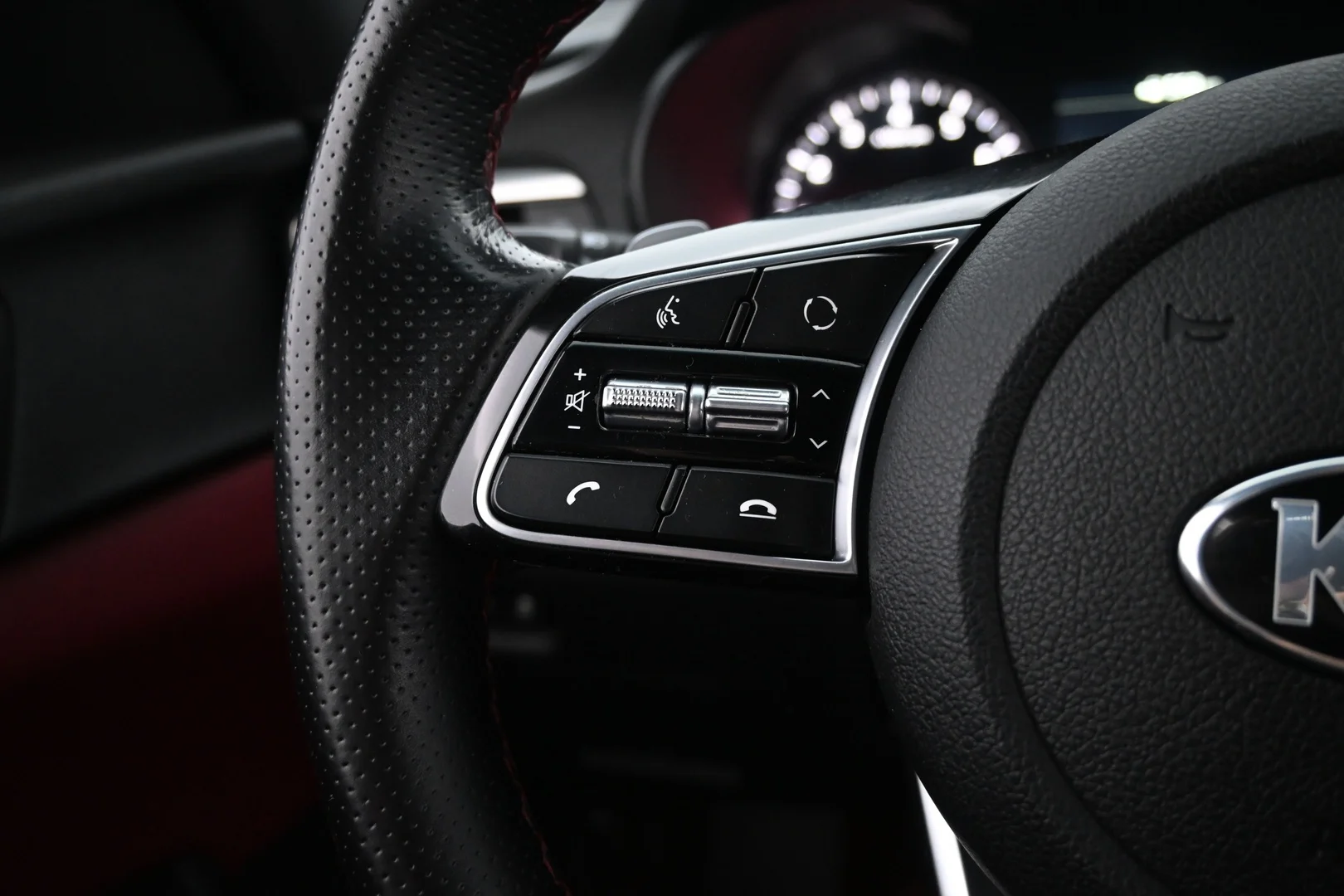 Car Image - 7qYmFHPngj3AO2iCImQBnr