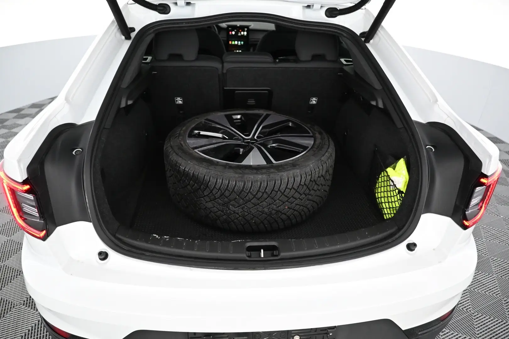 Car Image - VsGpJYWmYrrdjjQEwW49H