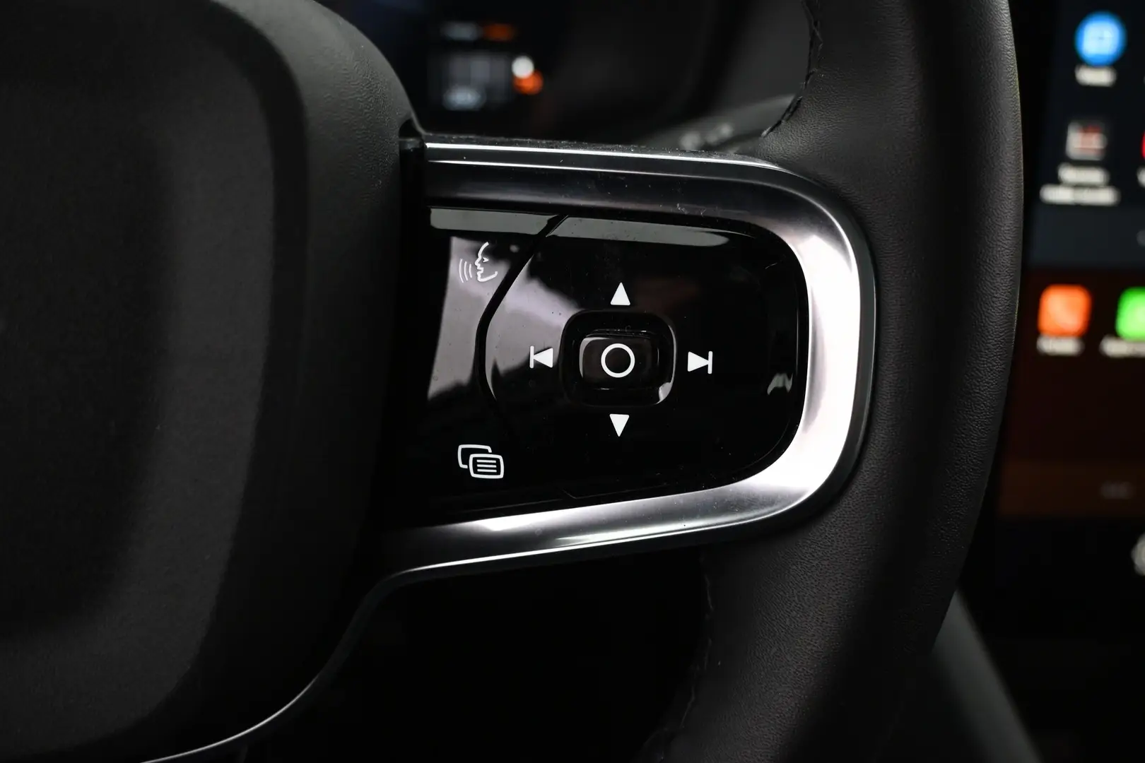 Car Image - 2FLPz800I17BvtVQLwegW3