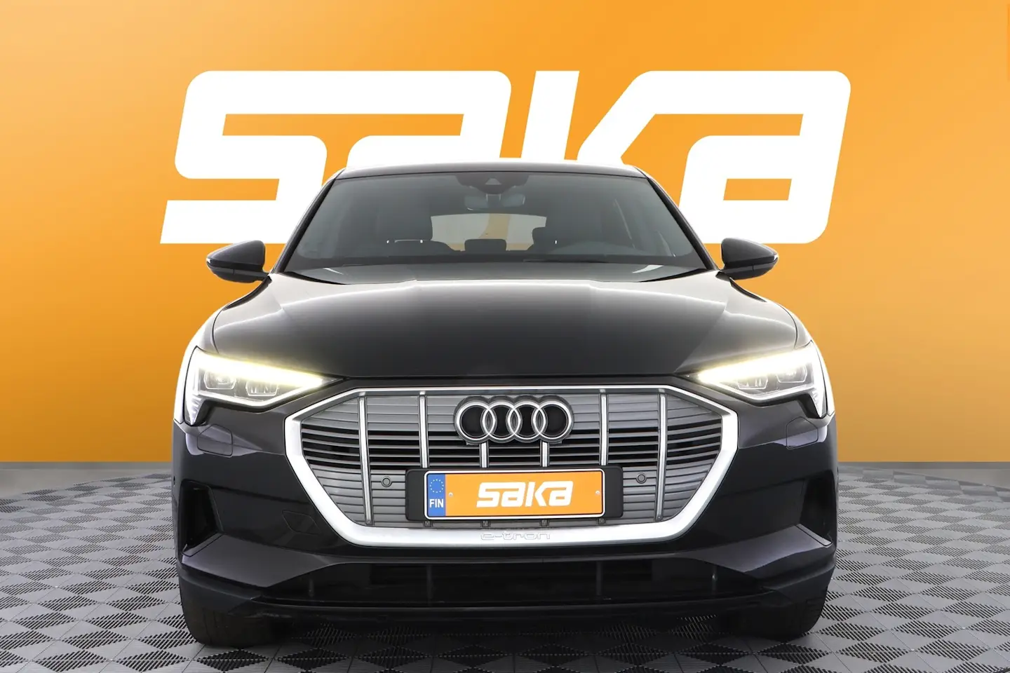 Car Image - 2LU8zTURWrBpoe0tWrrnM1
