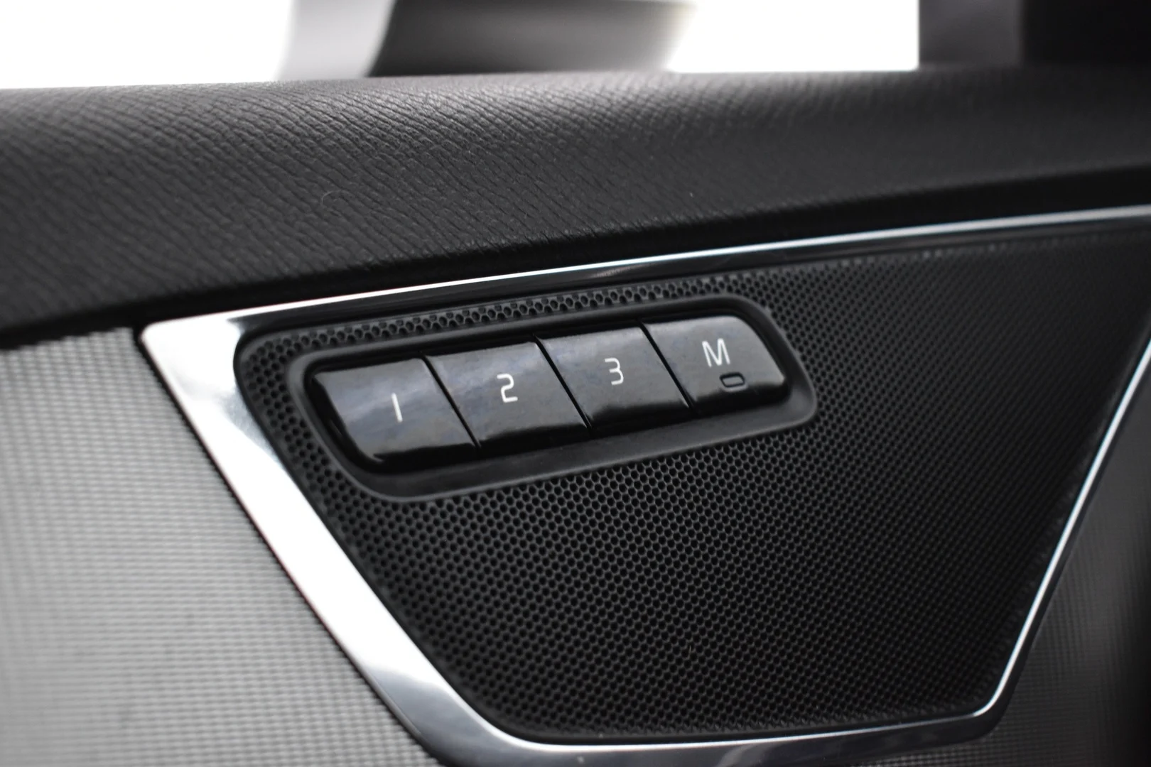 Car Image - 30GNxh9BGkKaPos0fiNL2F
