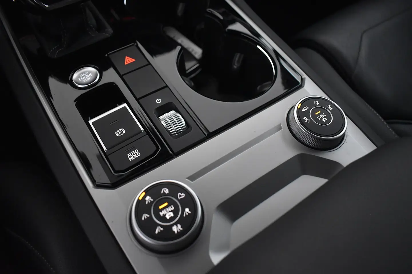 Car Image - 3XJna00QLG9JqGozEyZD39