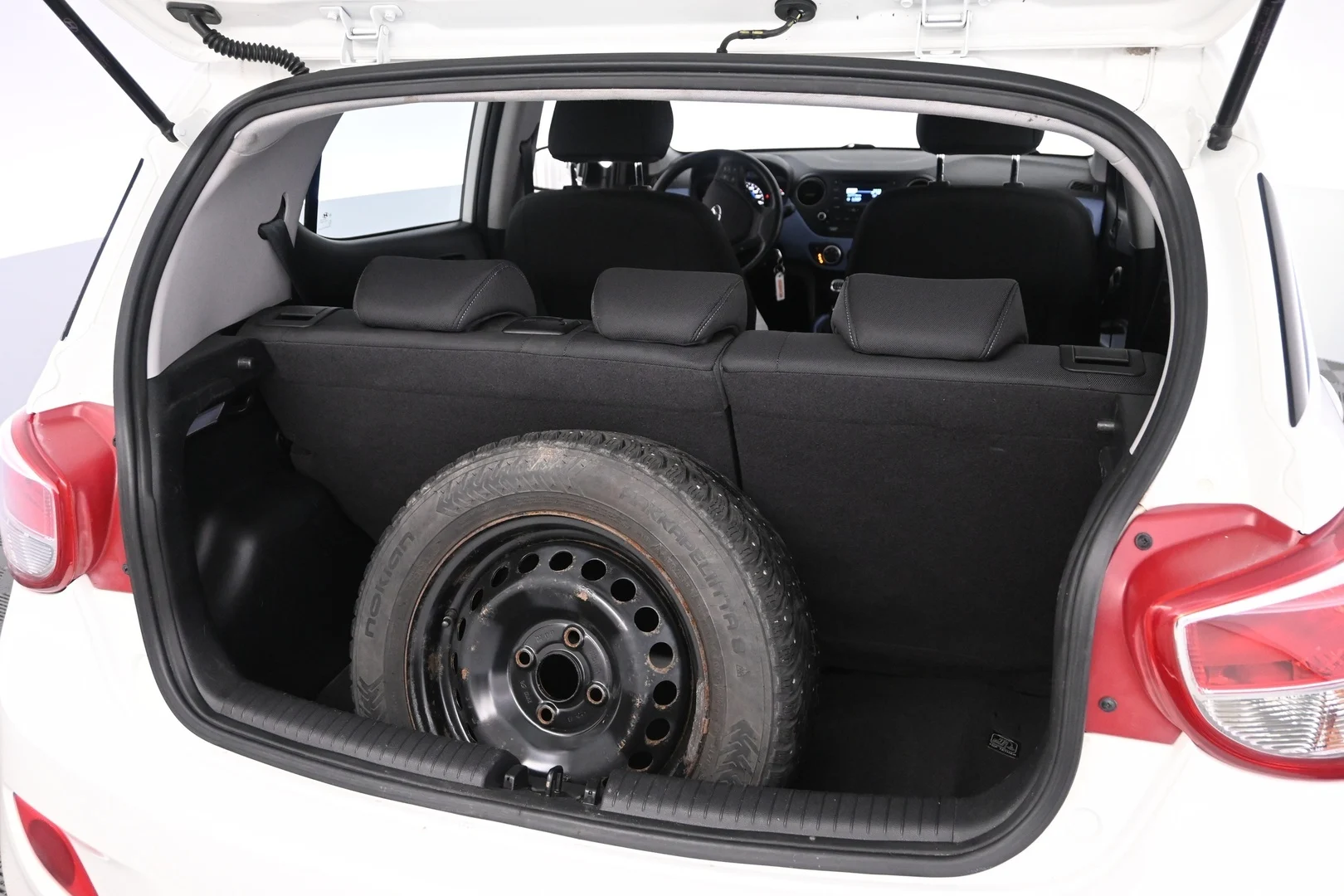 Car Image - 4i4YC0Y8LrvvXtry9yALWw