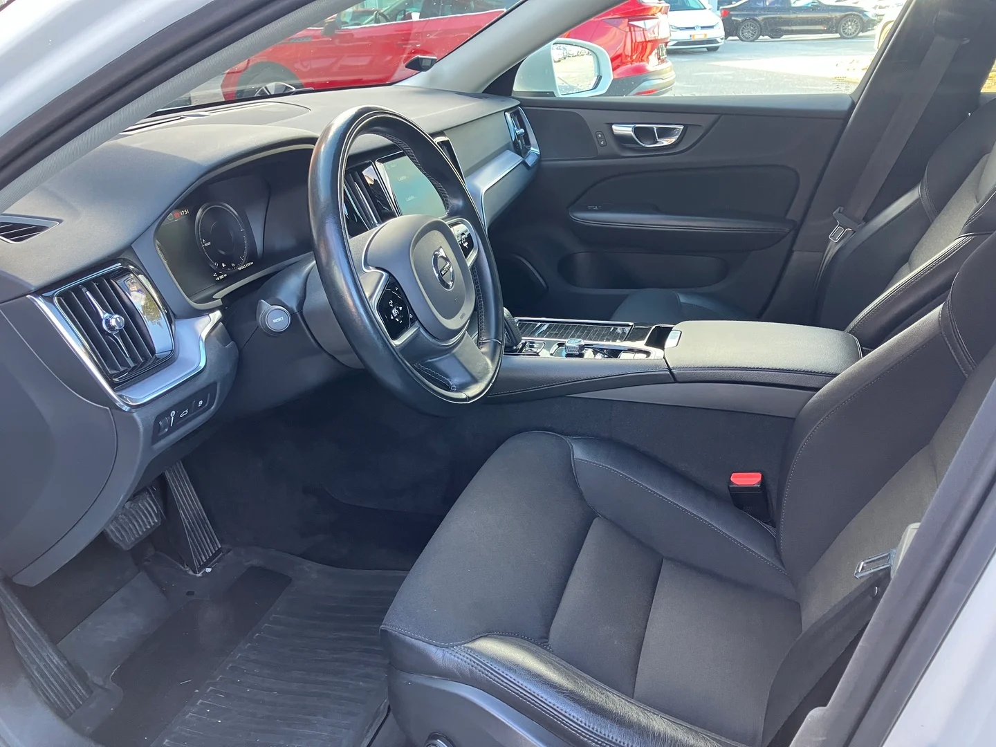 Car Image - 4QFTkOzO2H0KFVSw4eO3Ol