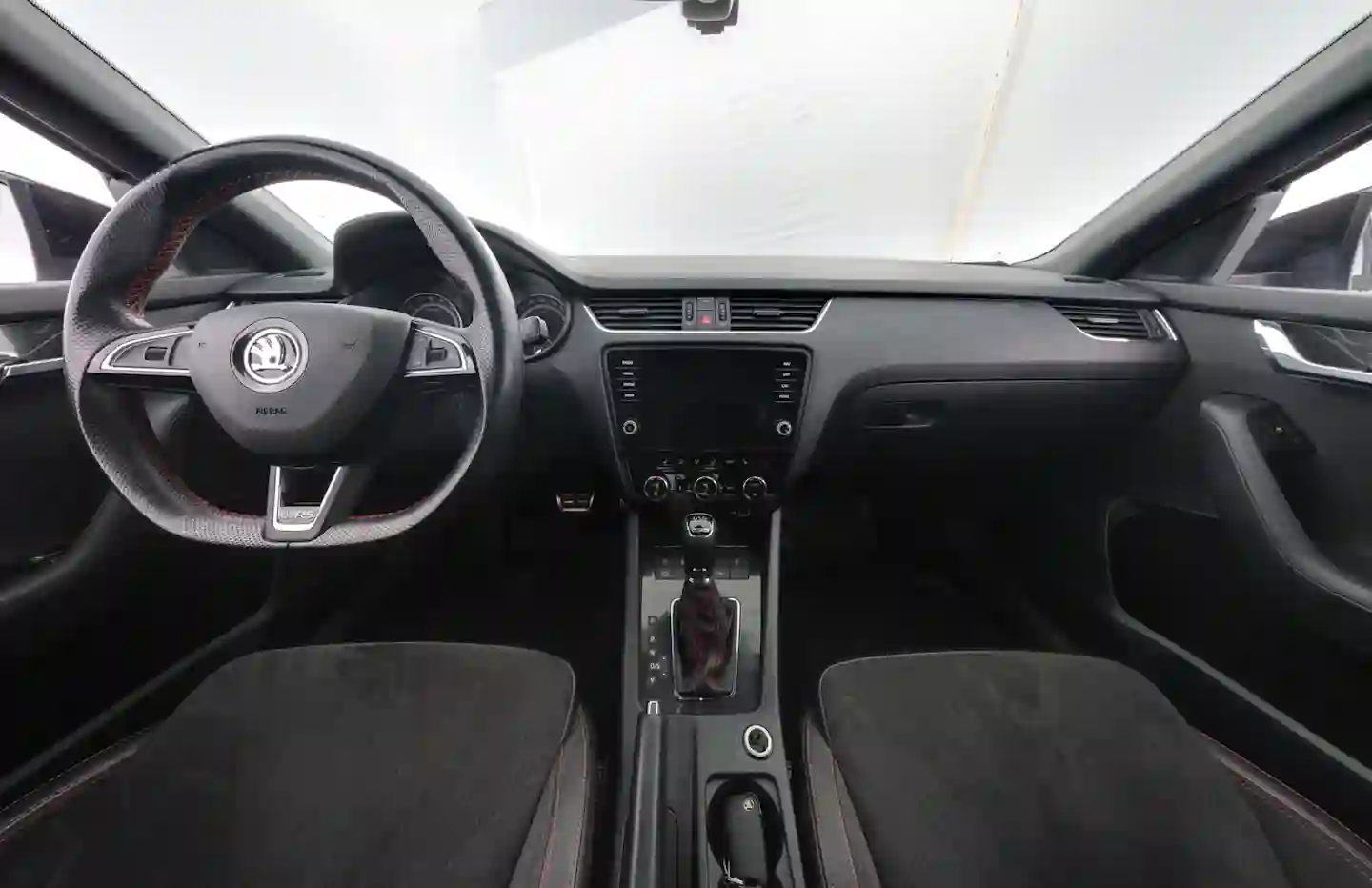 Car Image - MPrRYnI2XczWXDxOfvNVT