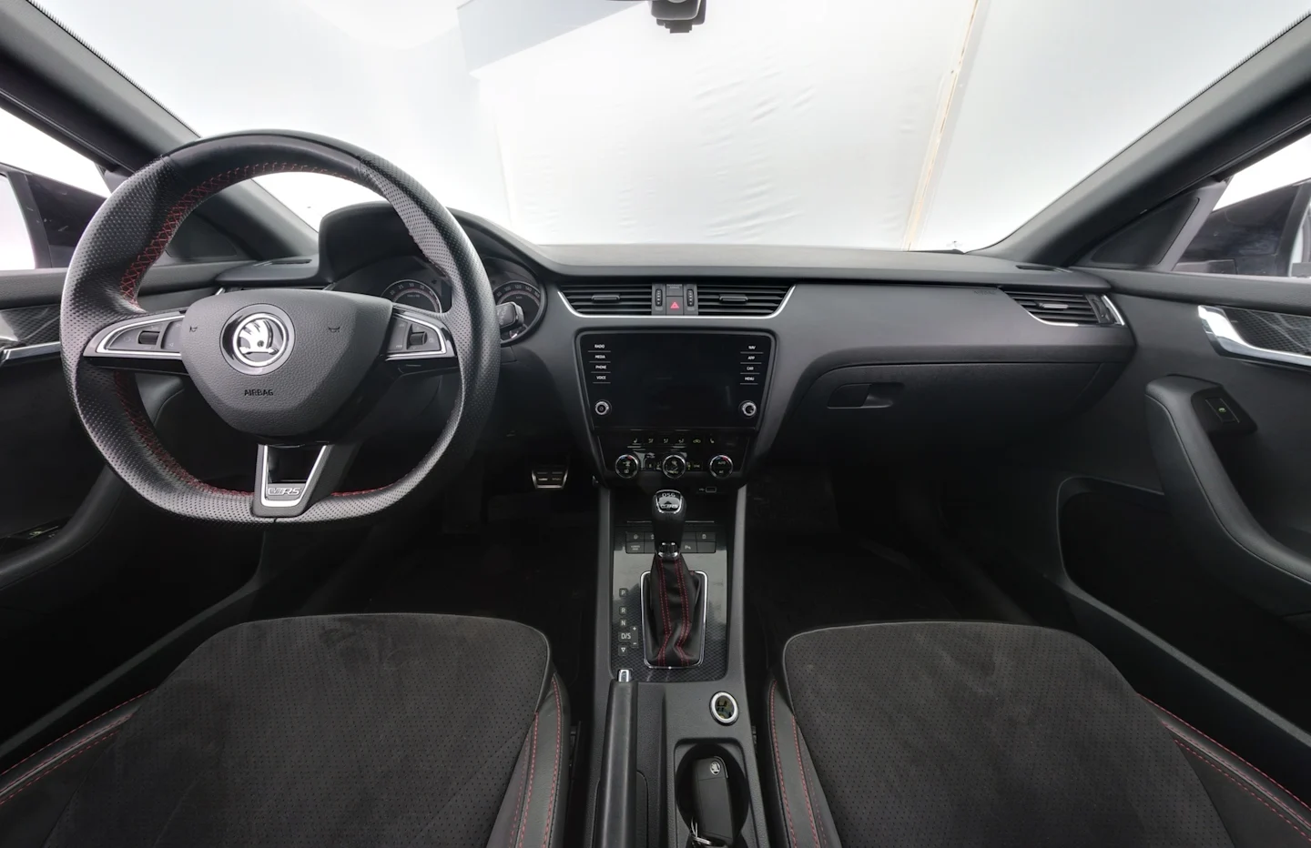 Car Image - MPrRYnI2XczWXDxOfvNVT