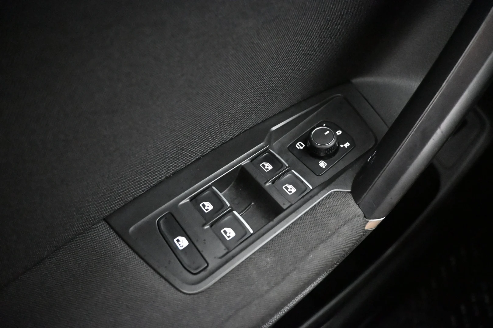 Car Image - 6JkW5QO1r1XLVfQ7uUbVT9