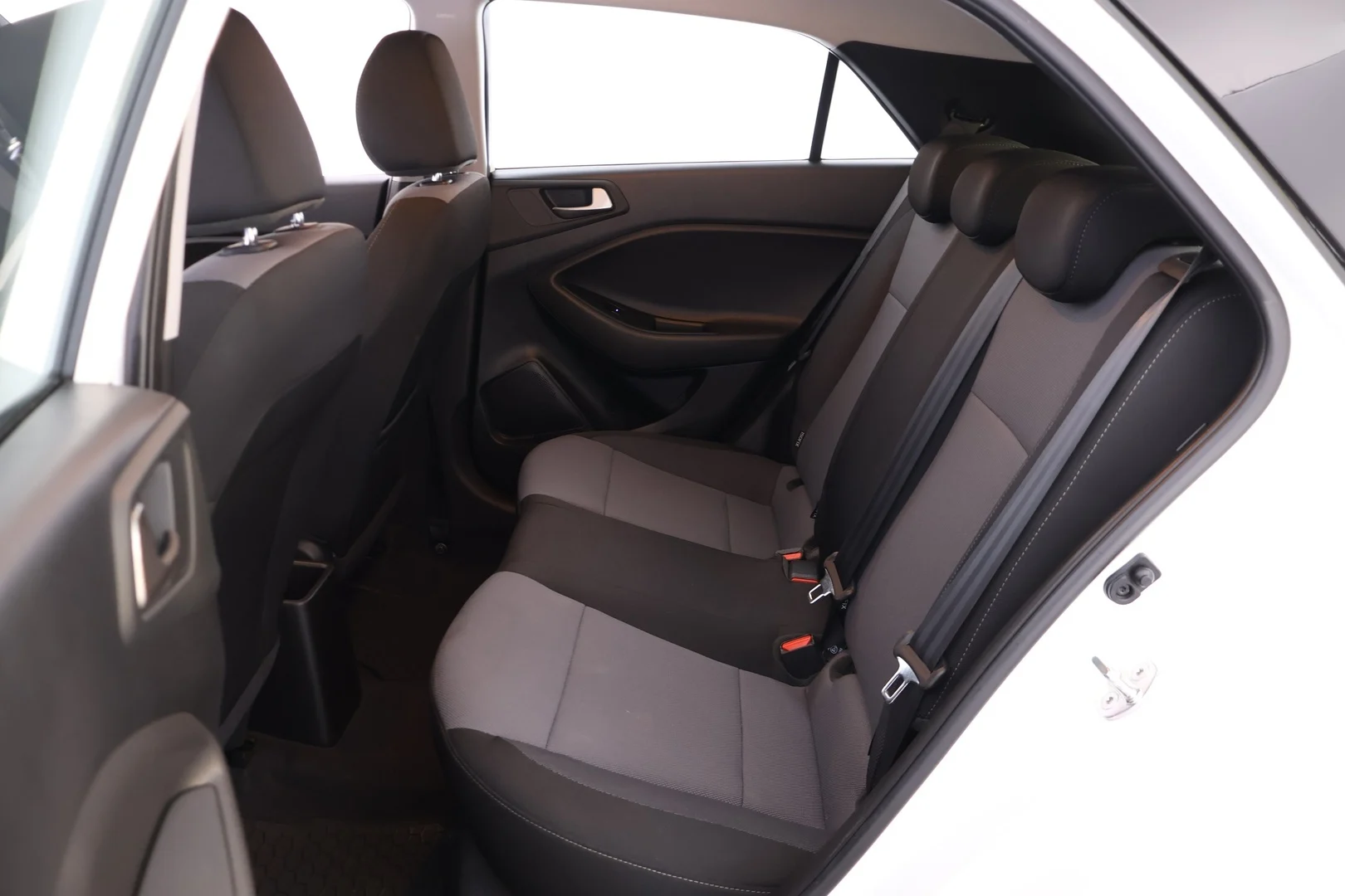 Car Image - 6FPOeti2yXmoRZpLqfNYbq